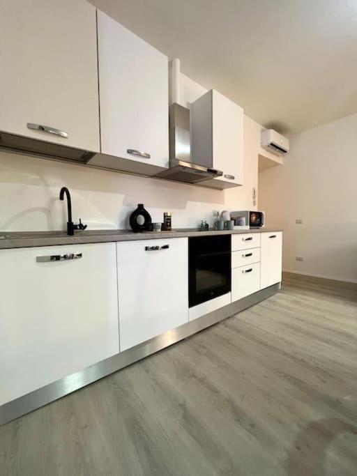 History Luxury Central Apartment By Revenue House Côme Esterno foto