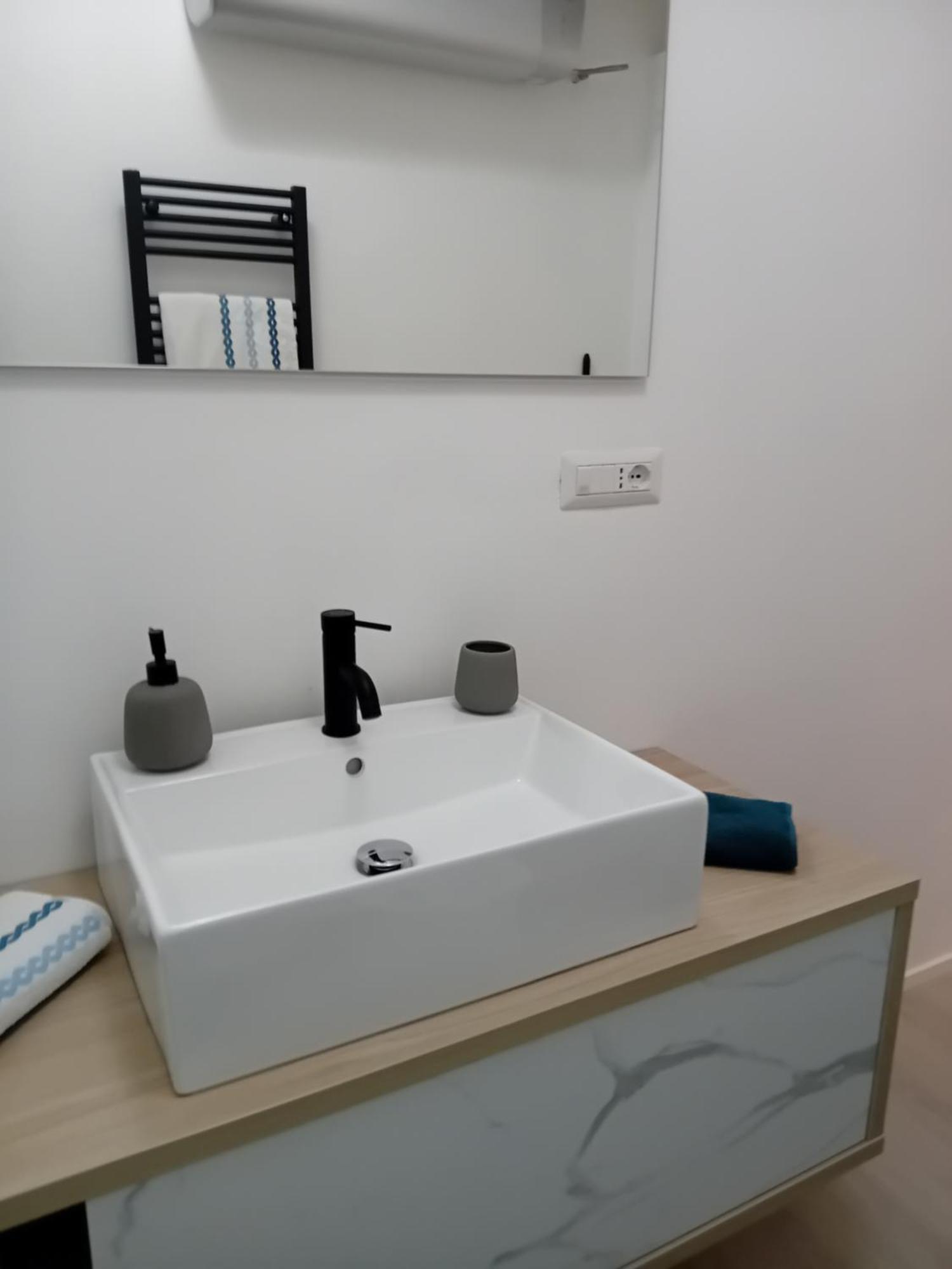 History Luxury Central Apartment By Revenue House Côme Esterno foto